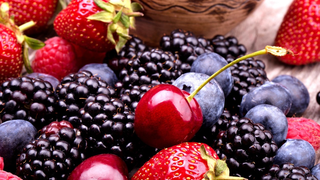 Picture of fresh cherrys, black berries, strawberries - corporate housing - lafayette louisiana